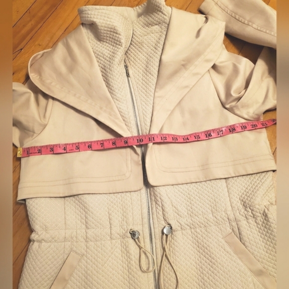 Soia & Kyo Enora jacket. Spring. Quilted parts. Hood. Cream/tan Size L. - Picture 11 of 16